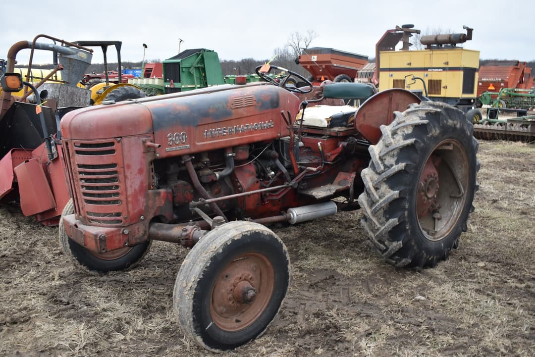 Image of International Harvester 300 Primary image
