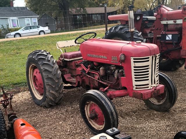 Image of International Harvester 300 equipment image 1