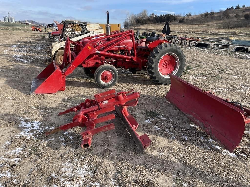 Image of International Harvester 300 Primary image