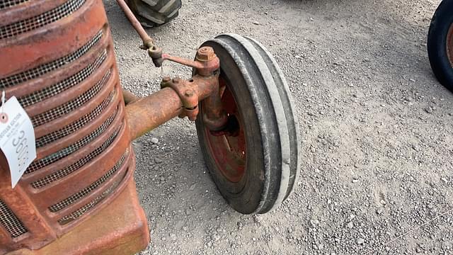 Image of International Harvester 300 equipment image 3