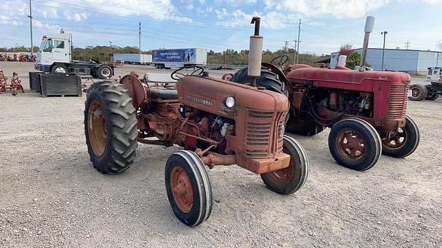 Image of International Harvester 300 equipment image 2