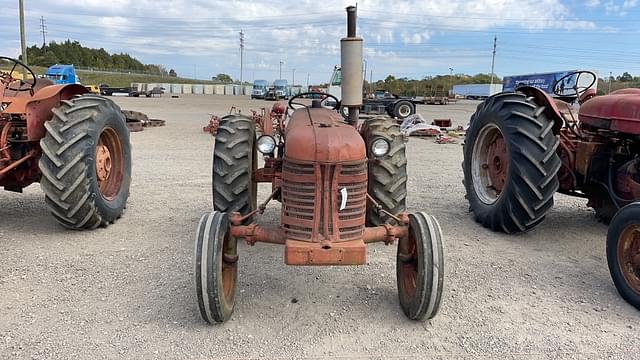 Image of International Harvester 300 equipment image 1