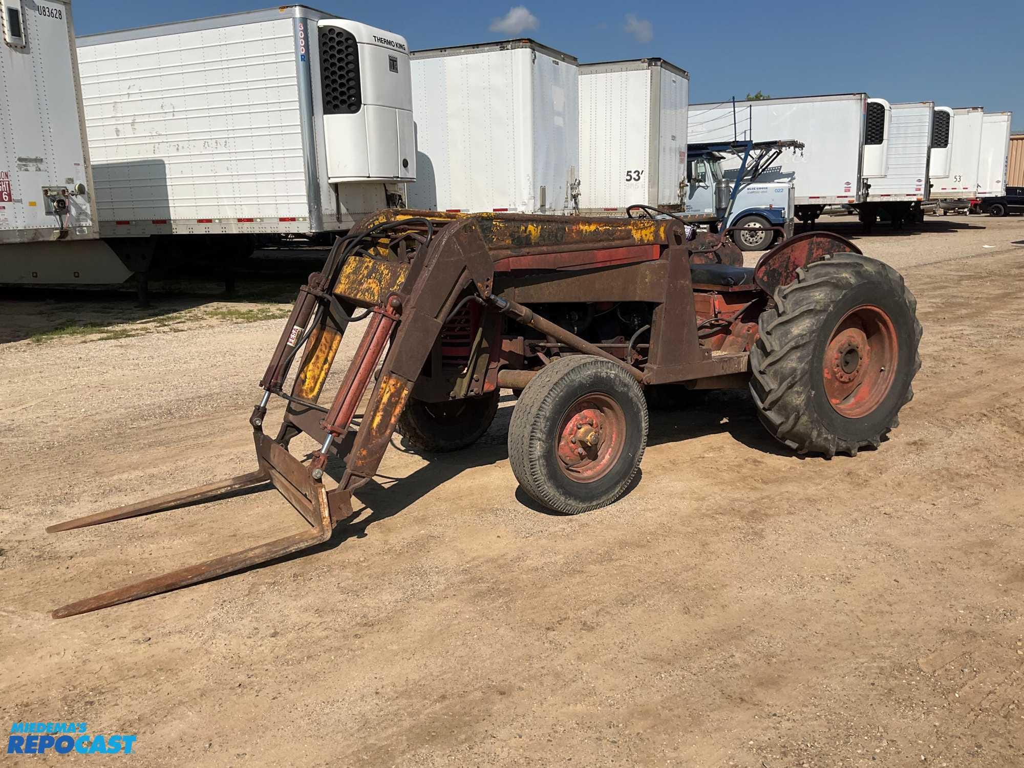 Main image International Harvester 300