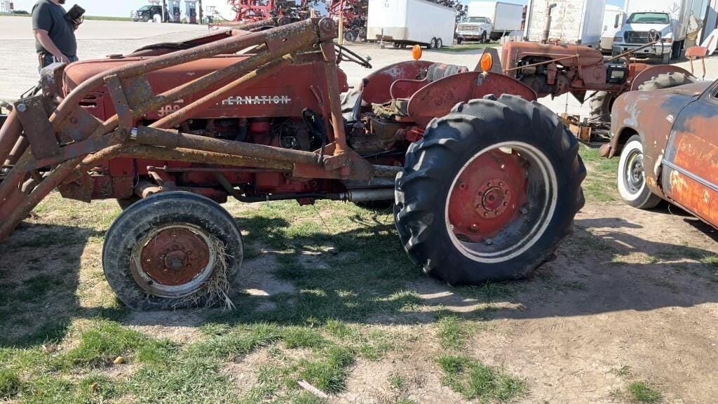 Main image International Harvester 300