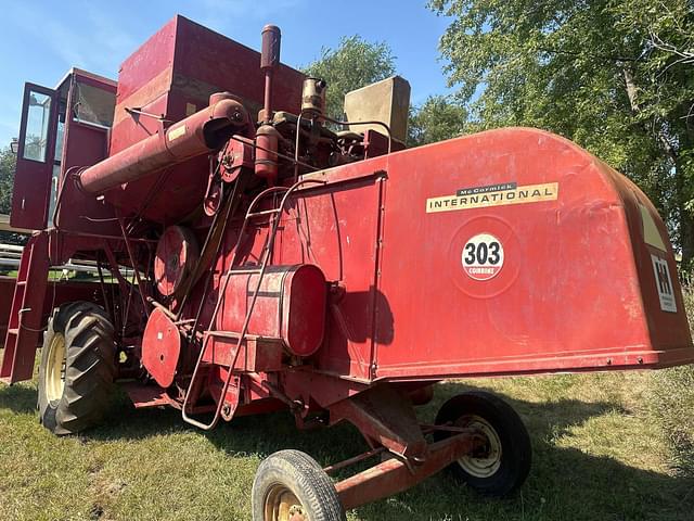 Image of International Harvester 303 equipment image 2