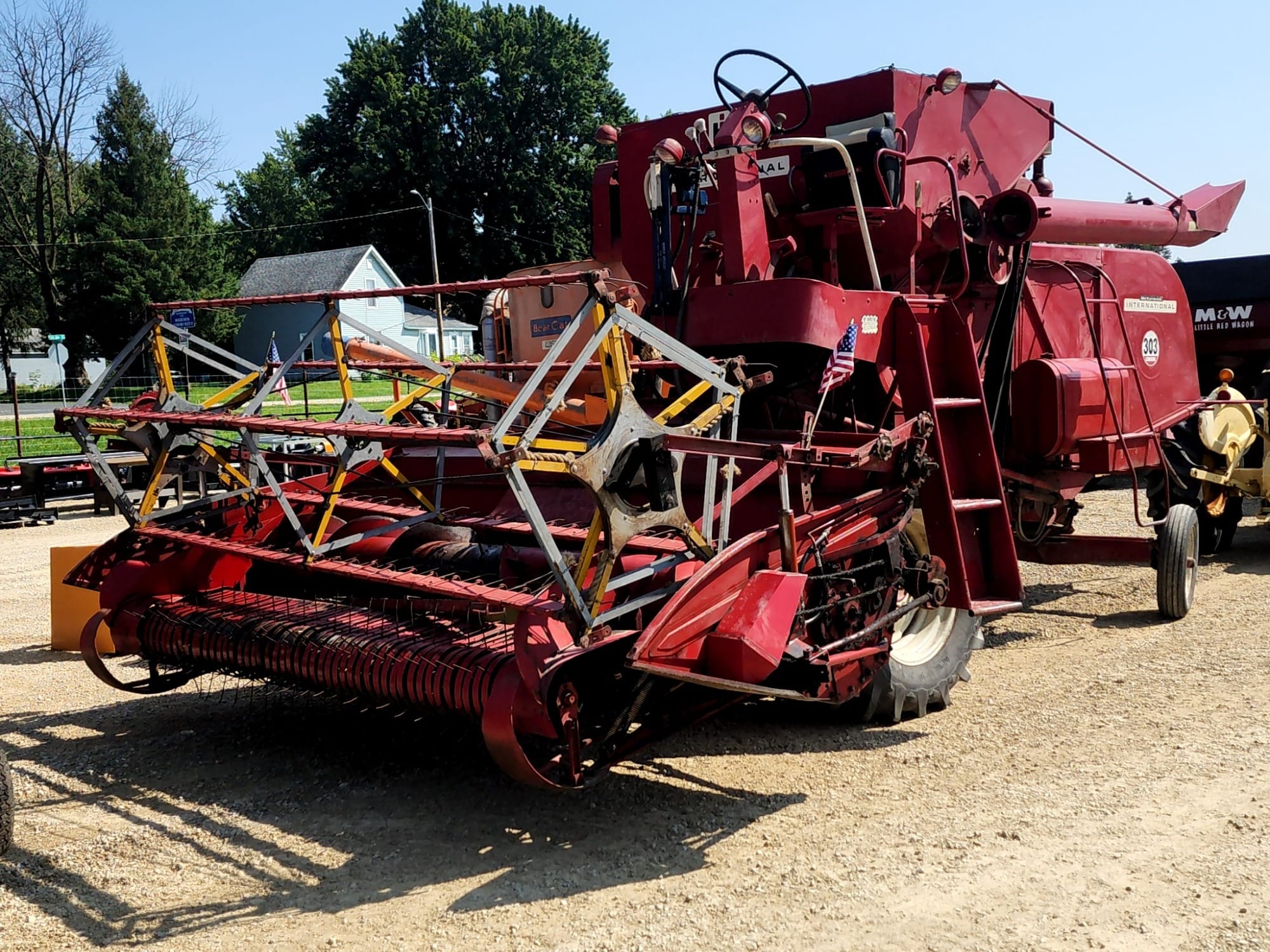 Main image International Harvester 303