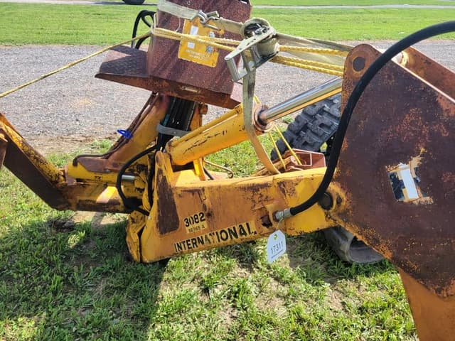 Image of International Harvester 3082 equipment image 4