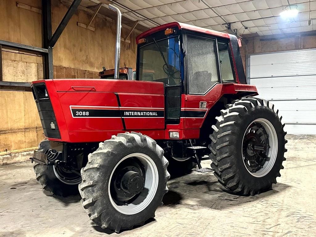 Main image International Harvester 3088