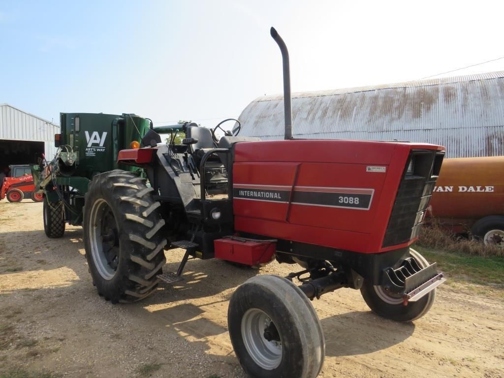 International Harvester 3088 Equipment Image0