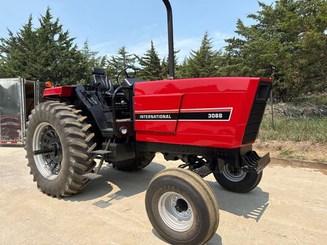 Image of International Harvester 3088 equipment image 1