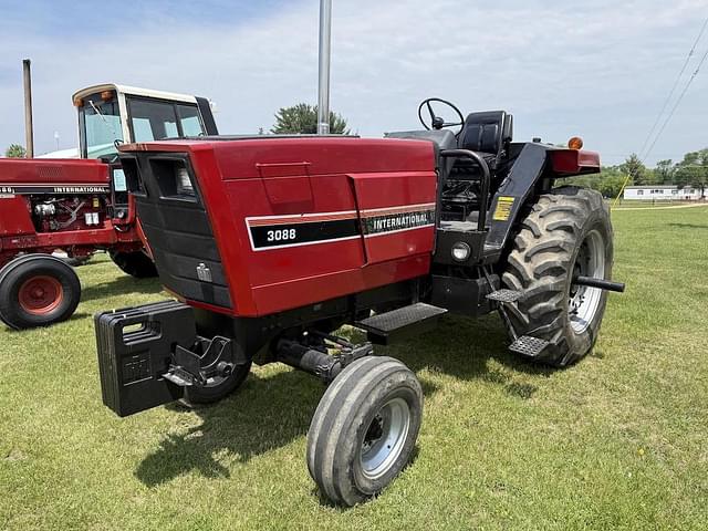 Image of International Harvester 3088 equipment image 2