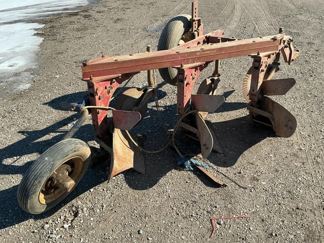 Image of International Harvester 311 equipment image 1