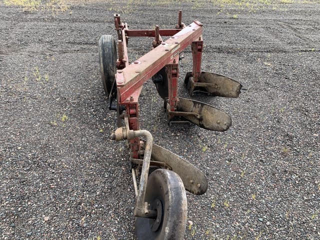 Image of International Harvester 311 equipment image 3