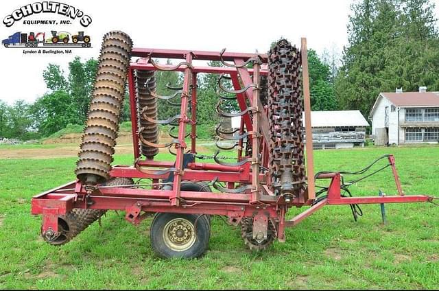 Image of International Harvester 315 equipment image 3