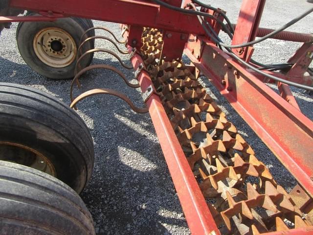 Image of International Harvester 315 equipment image 3