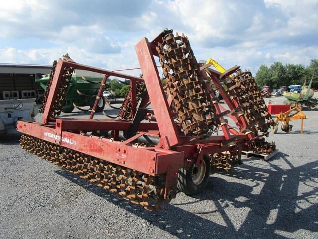 Image of International Harvester 315 equipment image 4