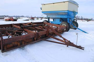 Image of International Harvester 315 equipment image 1