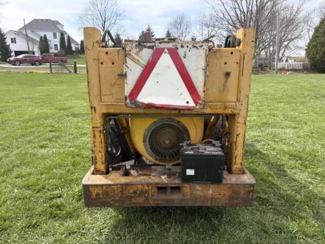 Image of International Harvester 3200 equipment image 2