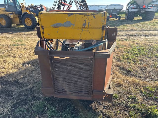 Image of International Harvester 3200 equipment image 3