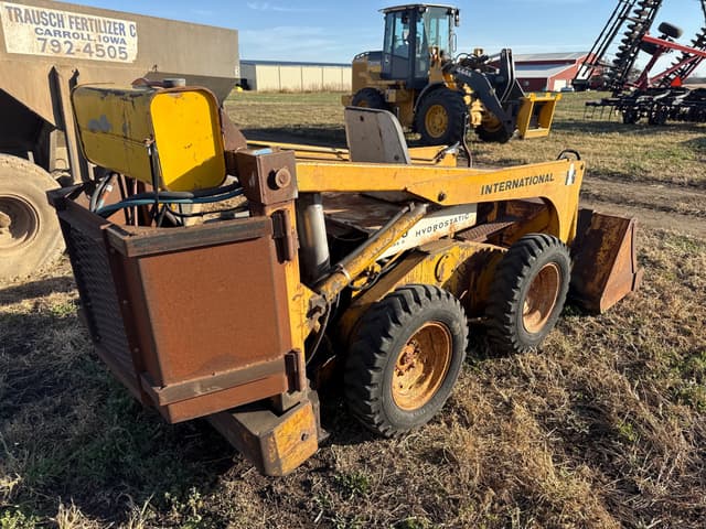 Image of International Harvester 3200 equipment image 4