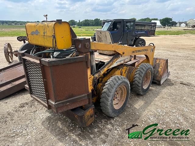 Image of International Harvester 3200 equipment image 2