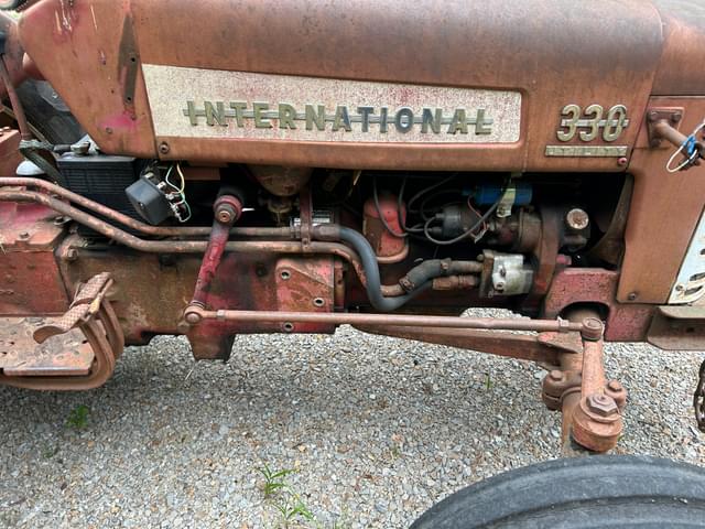 Image of International Harvester 330 equipment image 3
