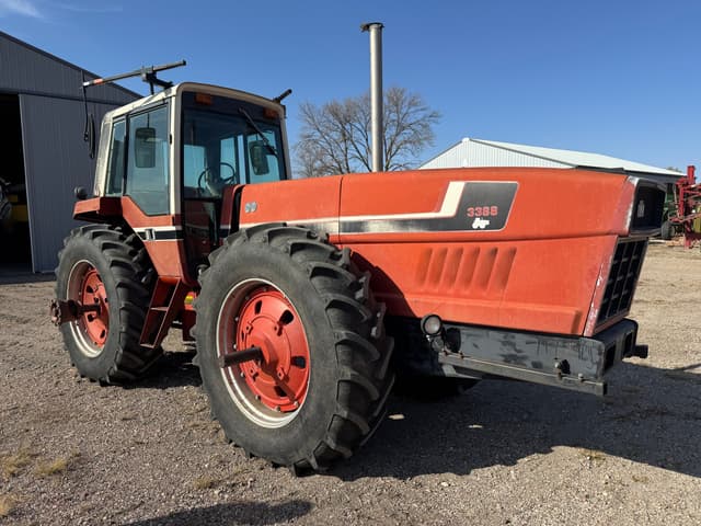 Image of International Harvester 3388 equipment image 2