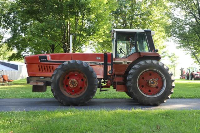 Image of International Harvester 3388 equipment image 1