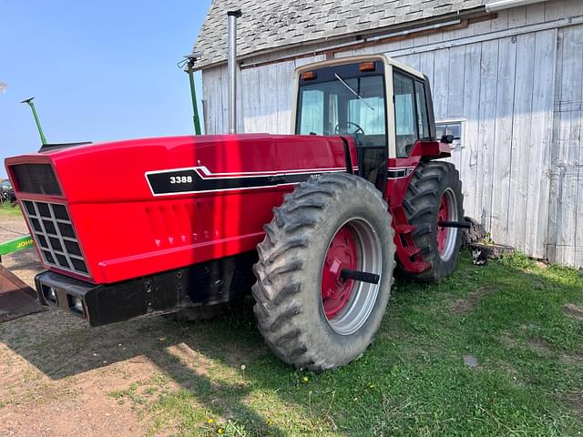 Image of International Harvester 3388 equipment image 2