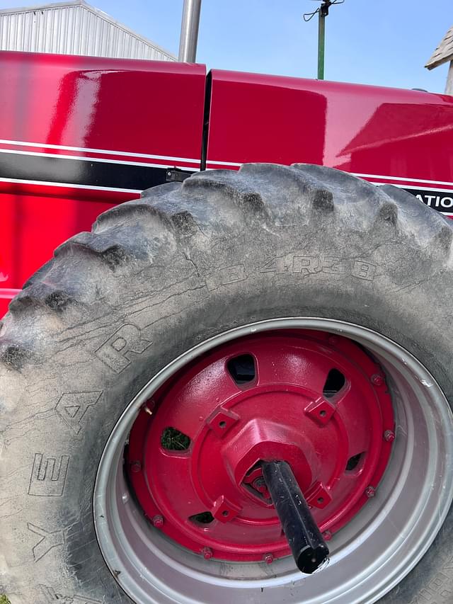 Image of International Harvester 3388 equipment image 4