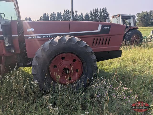 Image of International Harvester 3388 equipment image 2