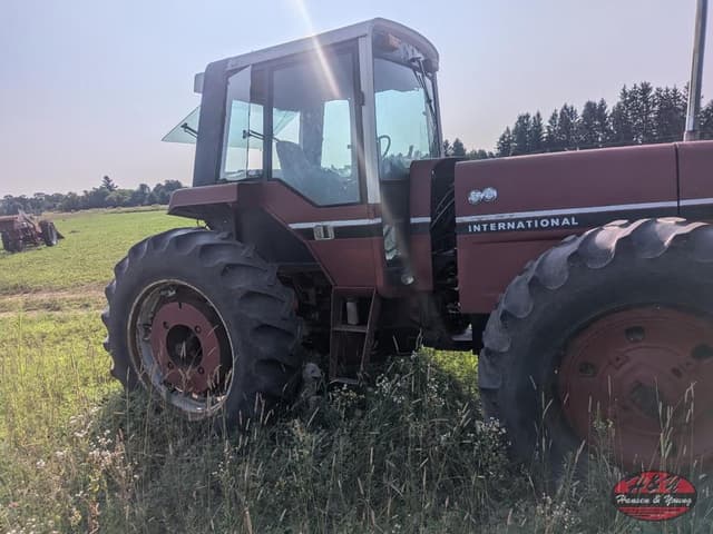 Image of International Harvester 3388 equipment image 1