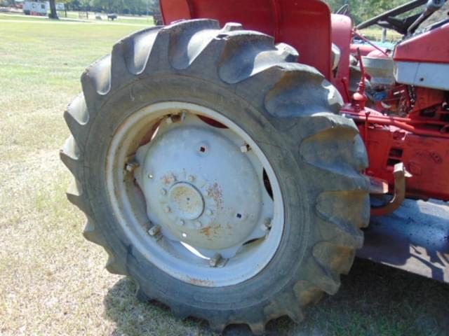 Image of International Harvester 340 equipment image 4