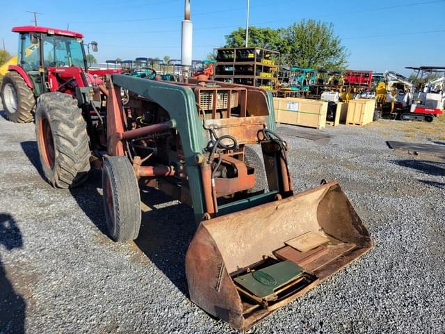 Image of International Harvester 340 equipment image 2