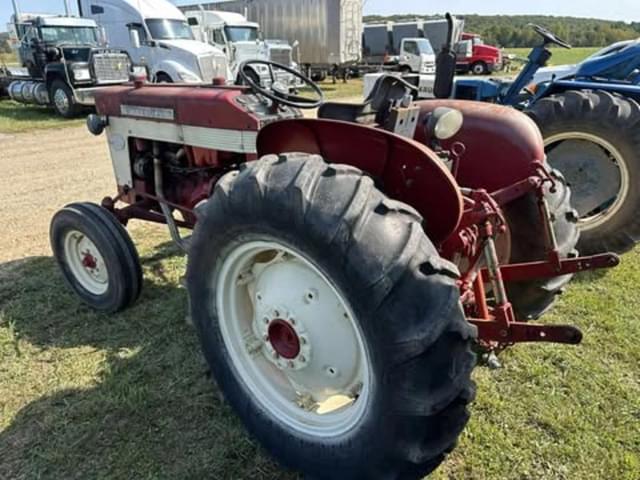 Image of International Harvester 340 equipment image 3