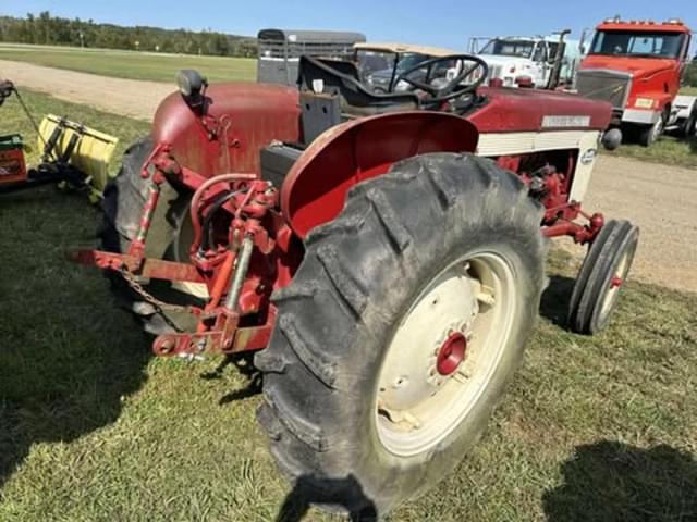 Image of International Harvester 340 equipment image 2