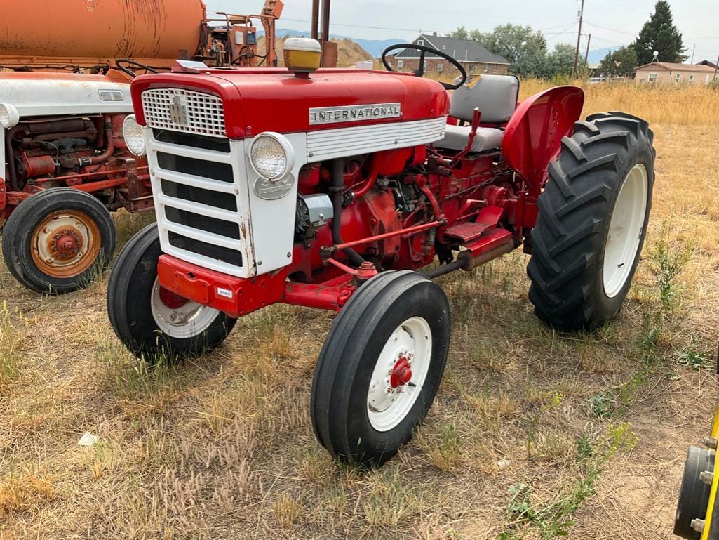 Main image International Harvester 340