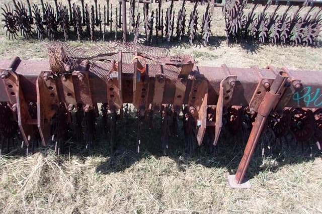 Image of International Harvester 3421 equipment image 2