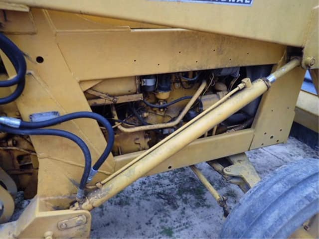Image of International Harvester 3444 equipment image 4