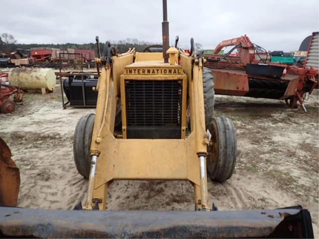 Image of International Harvester 3444 equipment image 2