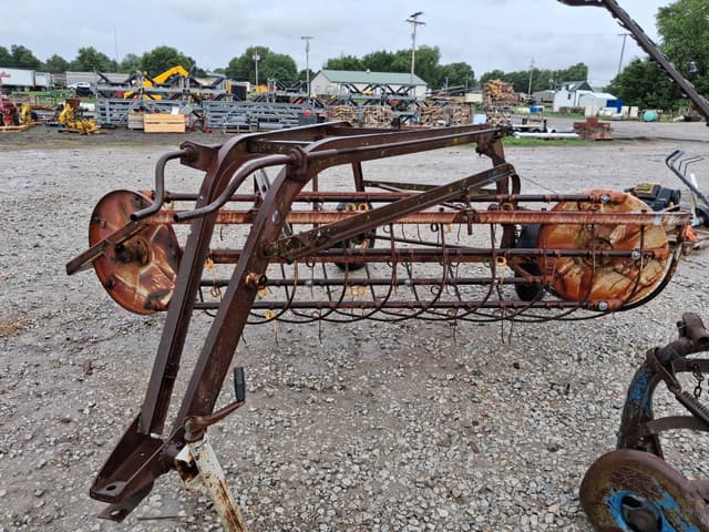 Image of International Harvester 35 equipment image 3