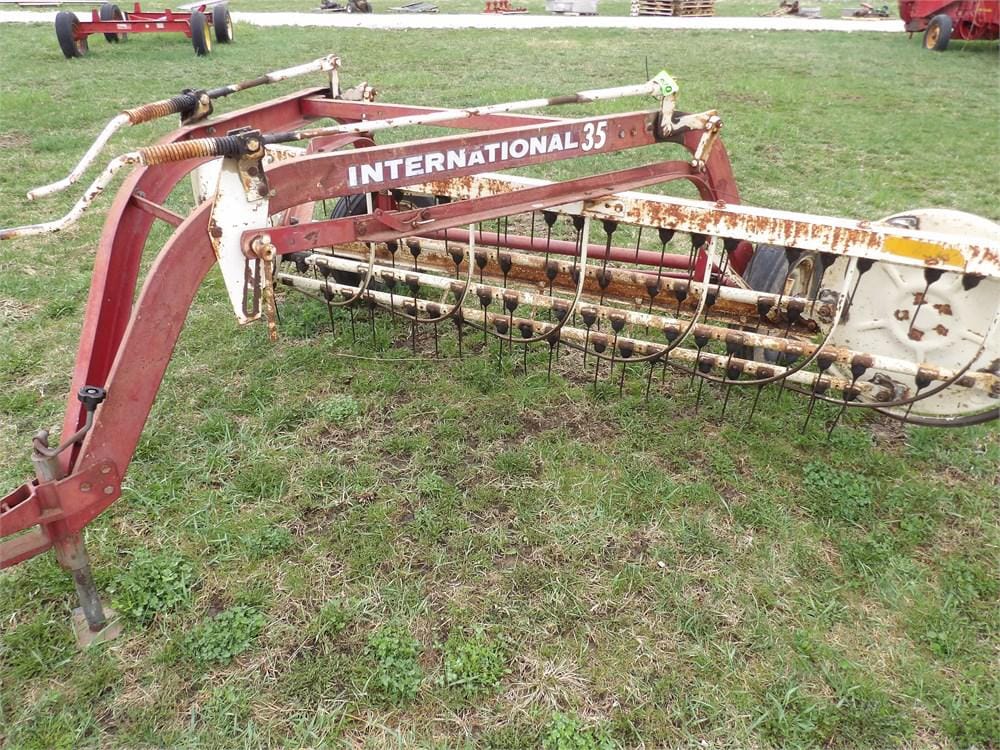 Main image International Harvester 35