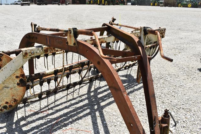 Image of International Harvester 35 equipment image 4