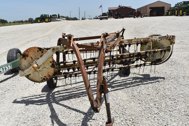 Image of International Harvester 35 equipment image 1