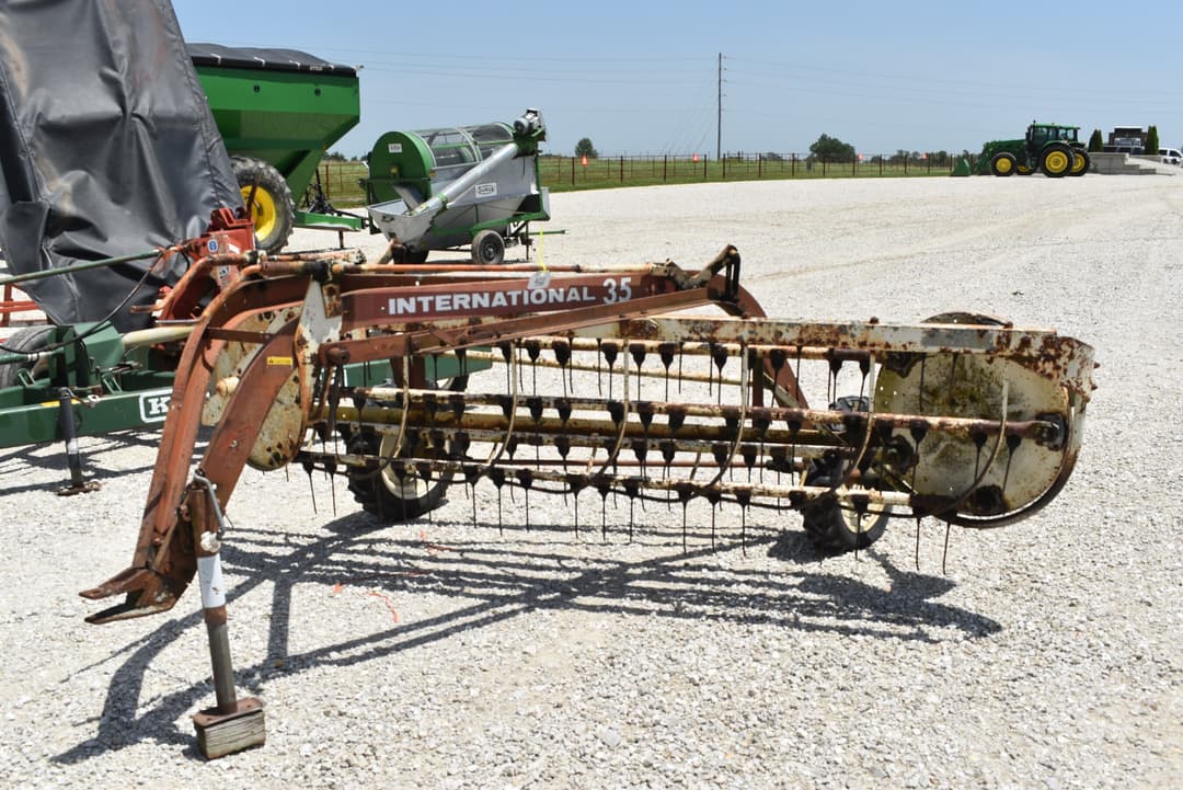 Image of International Harvester 35 Primary image