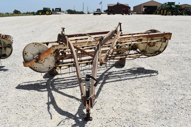 Image of International Harvester 35 equipment image 1
