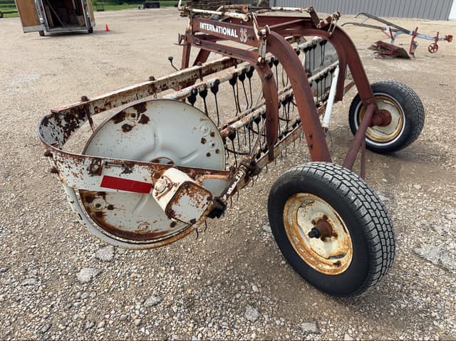 Image of International Harvester 35 equipment image 3