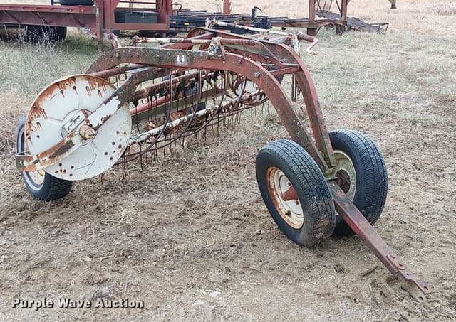 Image of International Harvester 35 equipment image 2