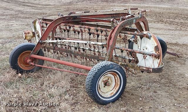 Image of International Harvester 35 equipment image 4