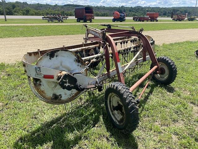 Image of International Harvester 35 equipment image 3